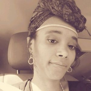 Meet your Posher, Latia